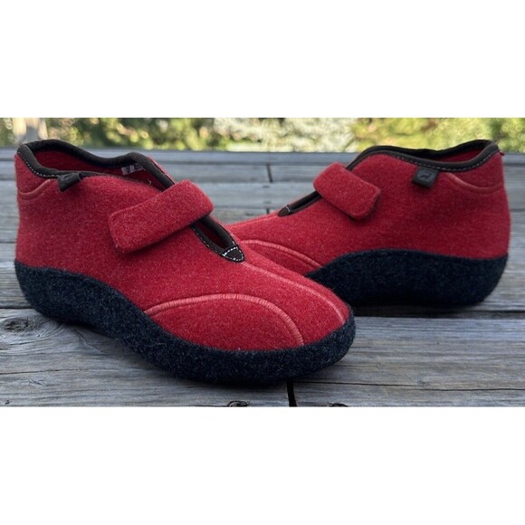 Klaveness of Norway Women's 36 US 6 Wool Slippers Red - Picture 1 of 11